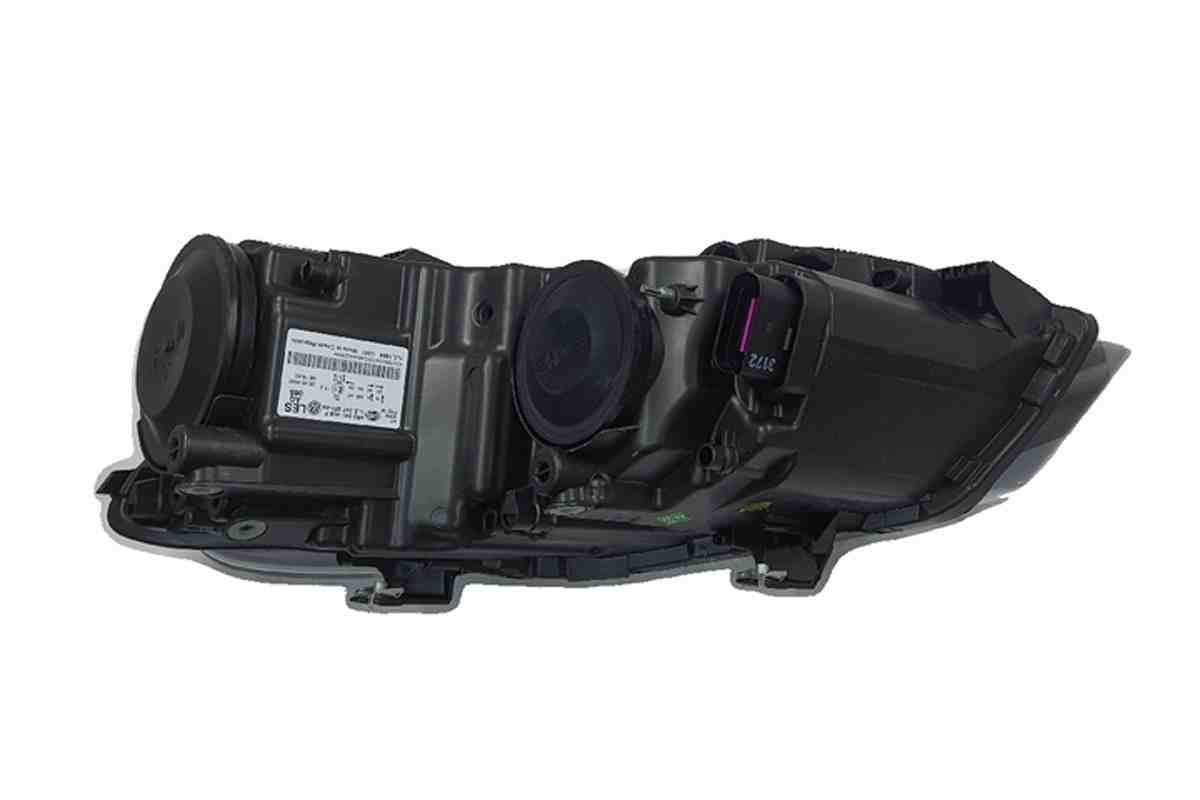 Volkswagen, Skoda, Audi - HEADLAMP NEW MODEL RH 6RG941008